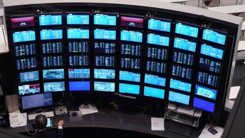 الأسهم الآسيوية تتراجع مع تصعيد ترمب لحربه التجارية