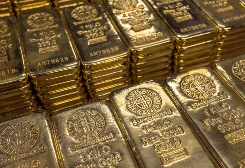 استقرار أسعار الذهب وسط تكهنات بشأن مستقبل رئيس الفيدرالي الأمريكي