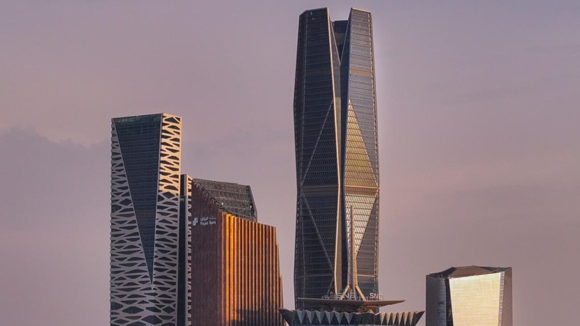 "كافد" تدشن القطار الكهربائي في 2027 وإضافة 7 آلاف موقف سيارات قريبا