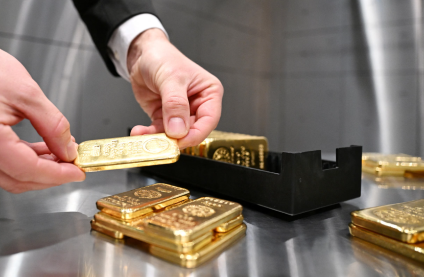 صادرات الذهب السويسرية إلى أمريكا تهبط 99% بسبب الرسوم