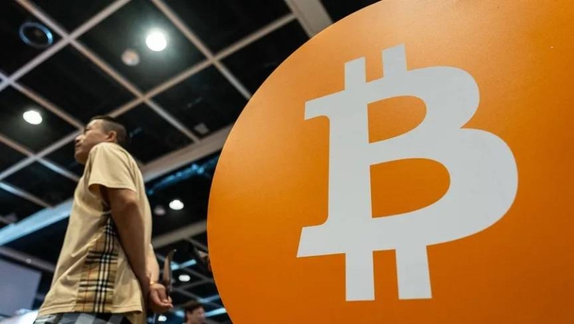 بيتكوين تسجل مستويات قياسية تتخطى 125 ألف دولار بدعم صعود الأسهم الأمريكية