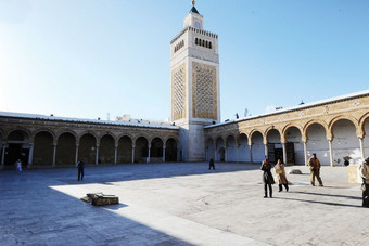 «زيتونة تونس» .. حكاية 1300 عام من العلم والعبادة