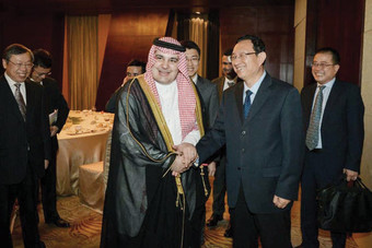 وزير الثقافة والإعلام يبحث مع نظيره الصيني وضع استراتيجية ثقافية سعودية ــ صينية