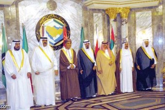 ملفات السياسة والوحدة النقدية أمام قادة دول الخليج اليوم