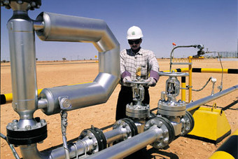 3 مسارات حاسمة في معايير مسؤولية قطاع البتروكيماويات.. "أرامكو السعودية" كتجربة