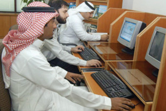 "غرفة الرياض" تسخر أحدث التقنيات الإلكترونية لخدمة مشتركيها