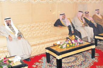 الملك عبد الله يستقبل محافظ رماح ومواطنين في روضة خريم