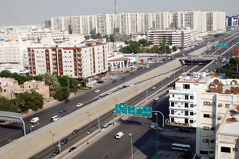 عقاريون يحمّلون المكاتب العشوائية مسؤولية تضخم السوق في جدة
