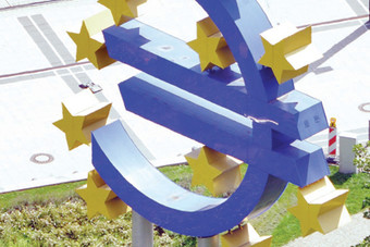إيطاليا وإسبانيا تعيدان منطقة اليورو إلى أزمة الديون