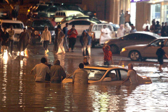 للنقاش : آثار أمطار الرياض .. هل الخلل في البنية التحتية أكبر من المتوقع ؟