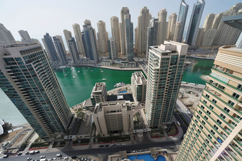الإمارات تعفي العقارات السكنية من ضريبة القيمة المضافة