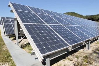 توليد الكهرباء من الألواح الشمسية في فرنسا يسجل مستوى قياسيا مرتفعا في يونيو