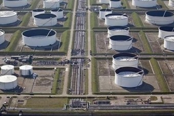 هبوط مخزونات النفط في أمريكا 10 ملايين برميل الأسبوع الماضي