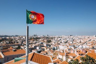 رئيس وزراء البرتغال يتعهد بخفض الدين العام إلى أقل من 100% خلال 4 سنوات