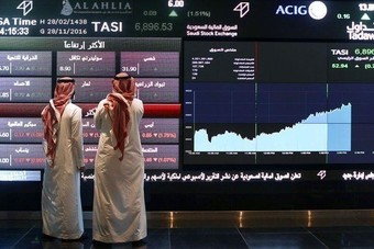 الأسهم السعودية تغلق على ارتفاع طفيف لتواصل مكاسبها للجلسة الرابعة