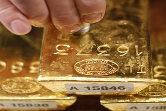 الذهب مستقر و شكوك حيال اتفاق تجارة