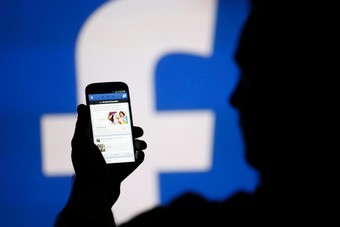 «فيسبوك» تختبر نظاما لإثبات الهوية بواسطة «سيلفي»
