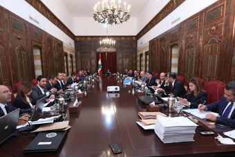 الرئيس اللبناني يلتقي وفدا من مؤسسات مالية واستثمارية عالمية