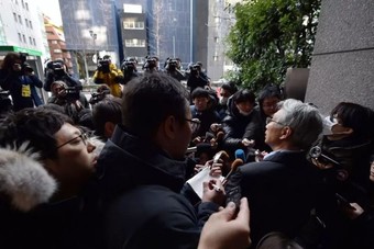 فريق الدفاع الياباني يتنحي عن قضية غصن بعد هروبه