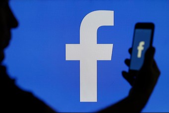 منافسو فيسبوك يقاضون الشركة لإجبارها على بيع تطبيقي "واتساب" و"انستجرام"