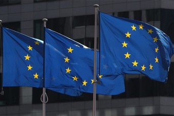 الاتحاد الأوروبي: الحصول على التمويل مشروط باحترام القانون