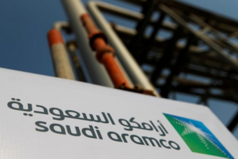 "أرامكو" توقع اتفاقا لشراء النفط الخام الكويتي