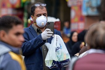 مصر تعلق الدراسة لأسبوعين وتخصص 100 مليار جنيه لمكافحة فيروس كورونا
