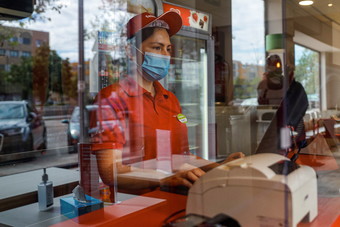 أكثر من 280 ألف عاطل إضافي في إسبانيا خلال أبريل