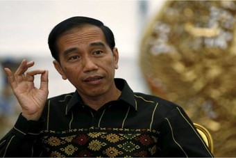 الرئيس الإندونيسي يهدد بإجراء تعديل وزاري بسبب التعامل مع كورونا
