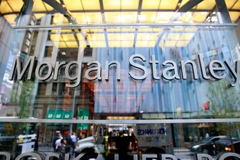 بنك مورجان ستانلي يرفع توقعاته لأسعار برنت والخام الأمريكي للربع الثالث