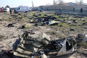 أوكرانيا: لانثق في إعلان إيران أن خطأ بشريا تسبب بإسقاط طائرة الركاب وقتل 176 شخصا