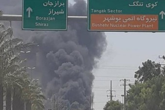 حريق في ميناء بوشهر الإيراني 