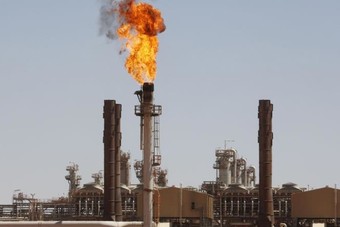 الجزائر تتعاون مع شركات أجنبية لتطوير المكتشفات النفطية