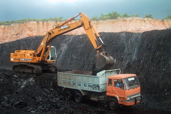 الهند: مطالبات حكومية بخفض رسوم نقل الفحم لخفض أسعاره