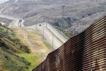 المحكمة العليا الأمريكية ترفض منع بناء جدار ترمب الحدودي مع المكسيك