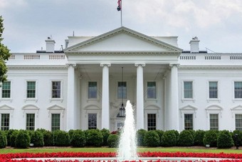 البيت الأبيض يفتح أبوابه أمام الزوار بعد الإغلاق بسبب كورونا 