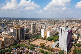 كينيا تواجه ضائقة الديون الخارجية وسط زيادة التزامات العملات الأجنبية 
