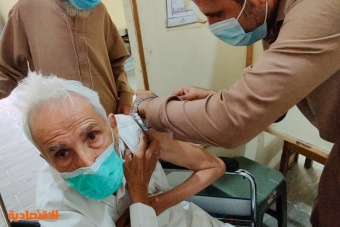 باكستان تطلق حملة تطعيم ضد كورونا تبدأ بكبار السن 