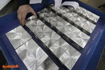 البلاديوم يقفز 3% إلى مستوى قياسي والذهب يتراجع بفعل بيانات اقتصادية قوية