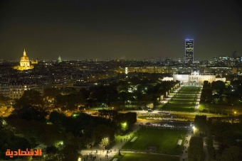 باريس مدينة النور تستعد لإطفاء أضوائها مبكرا لتوفير الطاقة