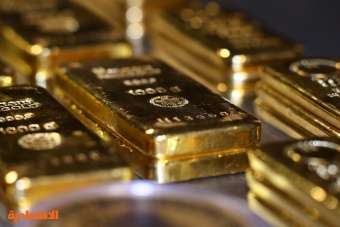 الذهب يقترب من أسوأ هبوط فصلي في 18 شهرا بسبب ارتفاع أسعار الفائدة