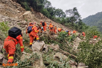  66 قتيلا في زلزال الصين والمئات تحت الأنقاض