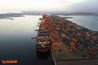 ميناء صلالة يخطط لاستقطاب سفن الحاويات الكبيرة جدا