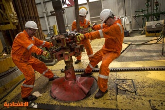 النفط يستهل تداولات أكتوبر بقفزة سعرية 5 % .. ترقب خفض الإنتاج في اجتماع "أوبك +"