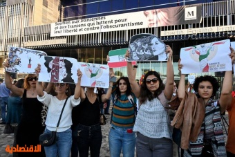 تواصل الاحتجاجات الإيرانية أسبوعها الثالث .. وارتفاع حصيلة القتلى إلى 130