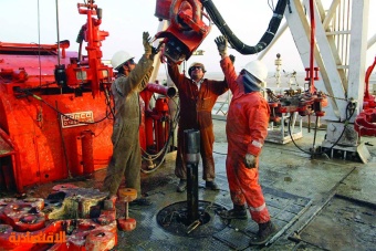 النفط يواصل حصد المكاسب  .. ترقب تخفيضات «أوبك +» ومسار الطلب الصيني