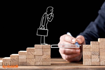 السعي إلى البقاء في مضمار المنافسة .. الشركات العائلية وفخ الخلافة