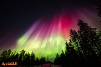 الشفق القطبي يزين سماء فنلندا