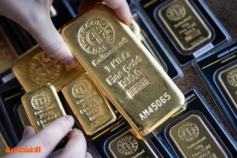 ارتفاع الذهب مع تراجع الدولار وسط ترقب لحركة الفائدة الأمريكية 