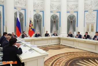 رغم العقوبات .. بوتين يتوقع مستقبلا جيدا للاقتصاد الروسي